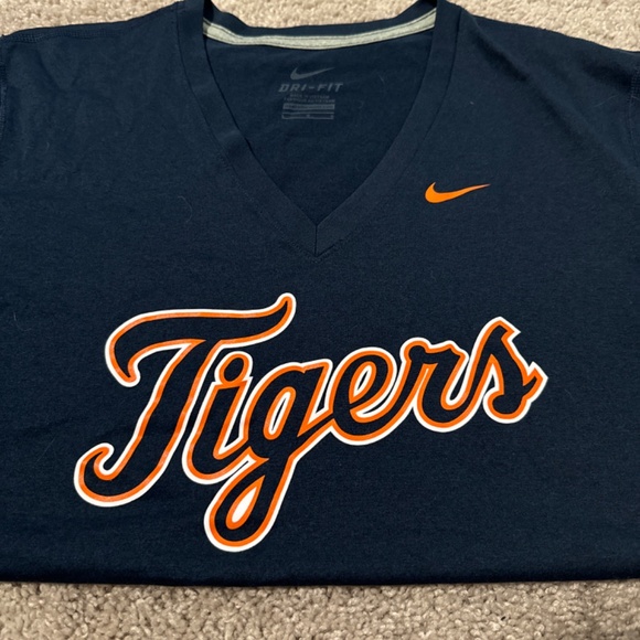 Dri-Fit Tigers Tshirt - Picture 2 of 2